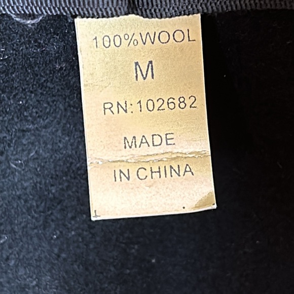 Perry Ellis Portfolio 100% Wool beret.  Great condition. Size Medium.  Black. - Picture 4 of 7